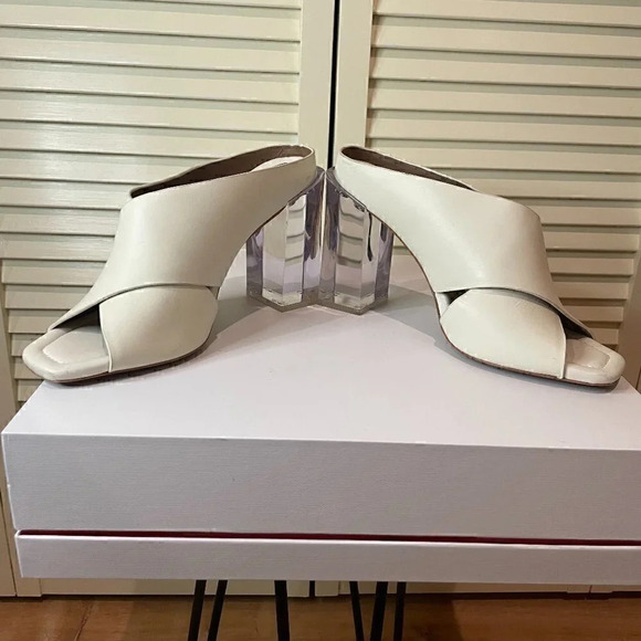 BCBGMAXAZRIA Ilia Block Heel Sandal White Leather Size 9/39 - Picture 1 of 12